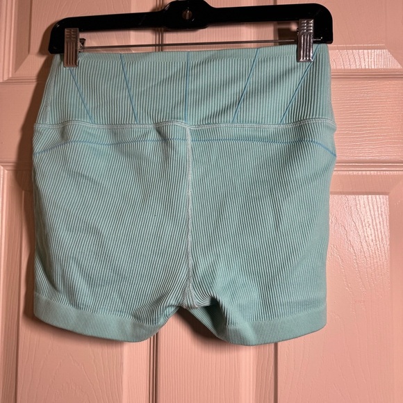 Offline by Aerie Women's Mint Green Bike Shorts - Picture 3 of 8